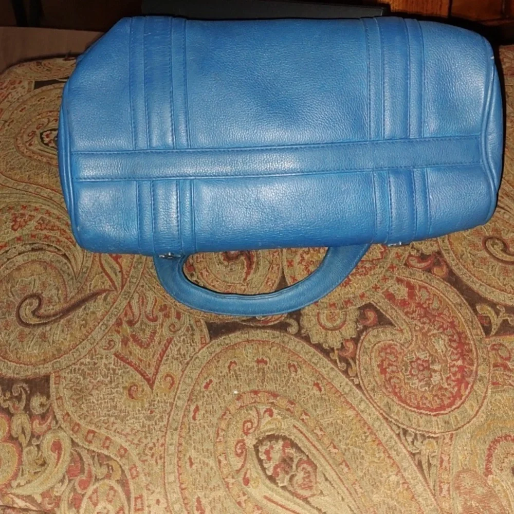 MCM papillon blue pebbled leather bag. 01709 MSRP$999 EUC - Picture 13 of 16